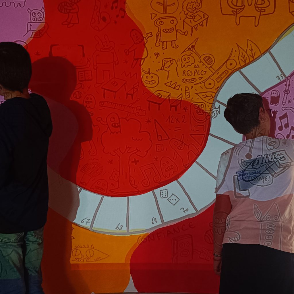 Fresque murale école Les Lucioles – Luceau (72)Fresque murale école Les Lucioles – Luceau (72)